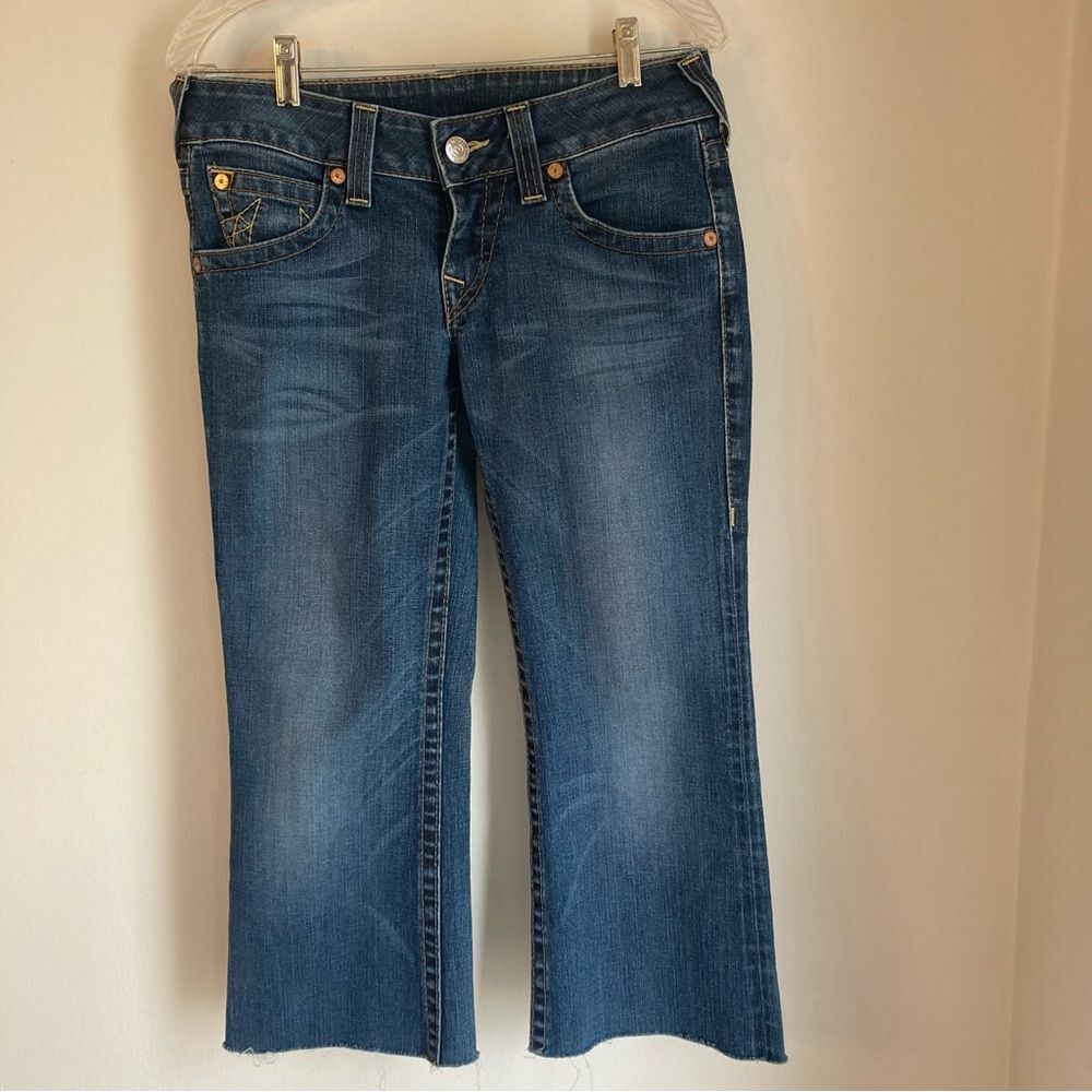 True Religion Women’s cropped wide leg frayed hem jeans size 28 - EUC!